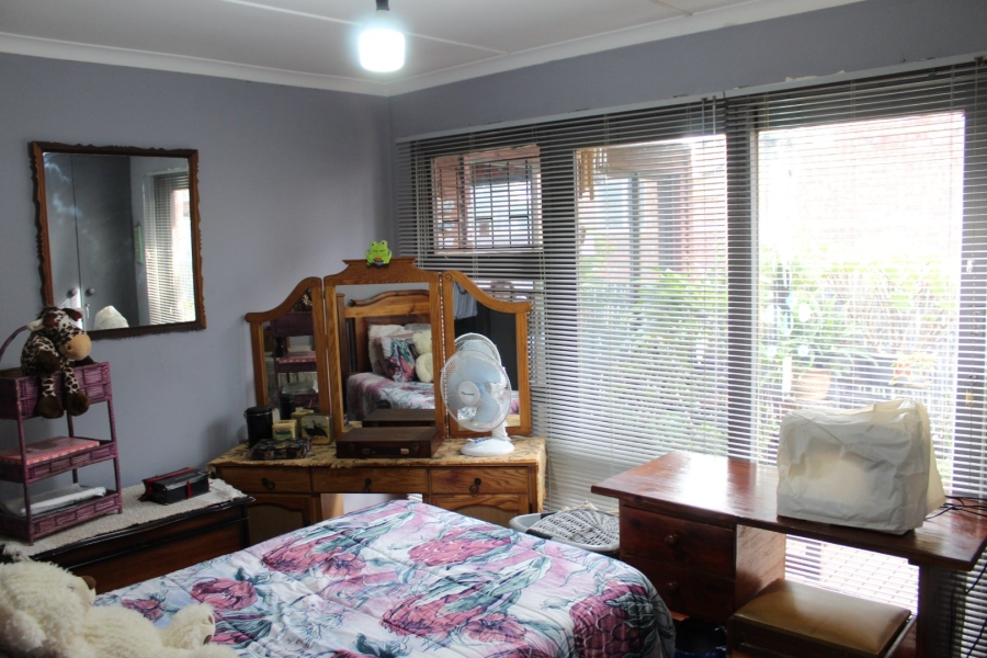 6 Bedroom Property for Sale in Paradise Beach Eastern Cape